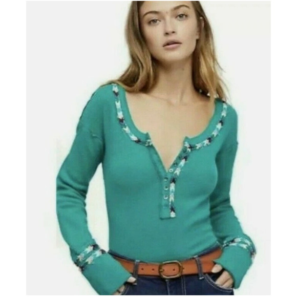 We the Free People Top Women M Green Thermal Embroidered Long Sleeve Henley Boho - Picture 1 of 8